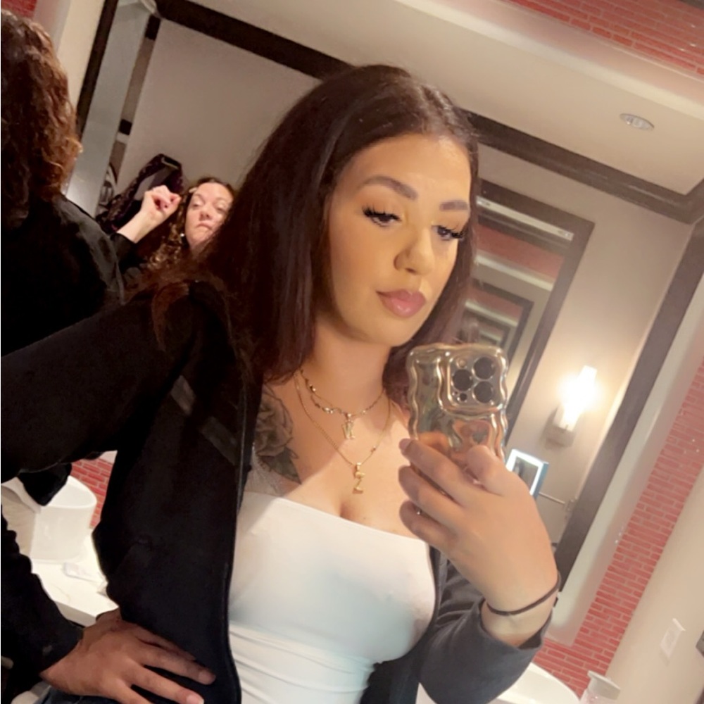 Meet your Posher, Najae